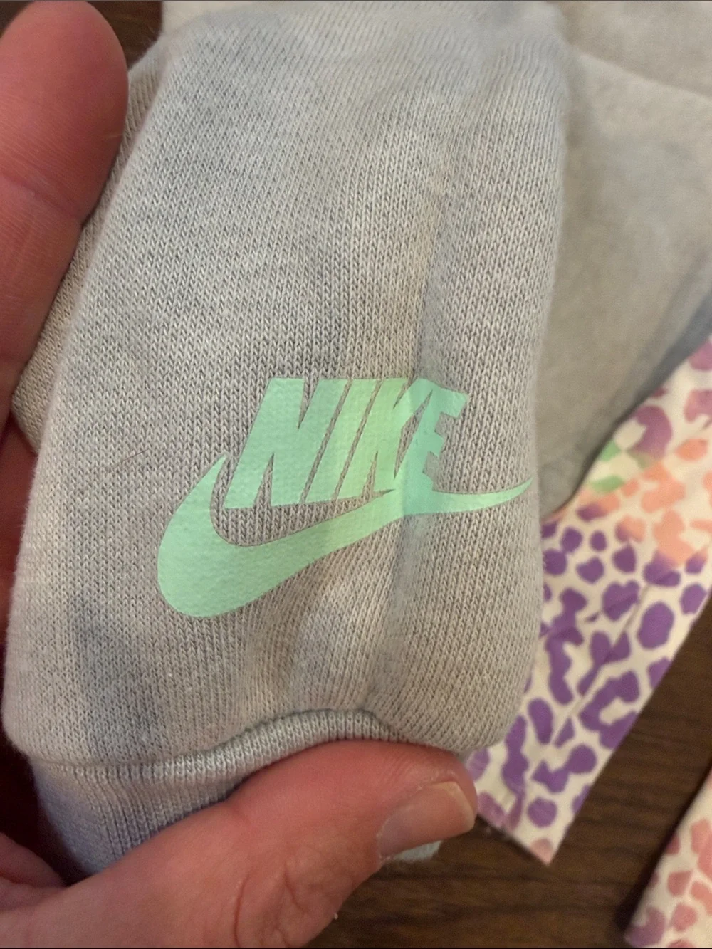 Nike Toddler Girls Matching Gray & Pastel Leopard Print Set - 24 Months - C8-131 - Picture 9 of 9
